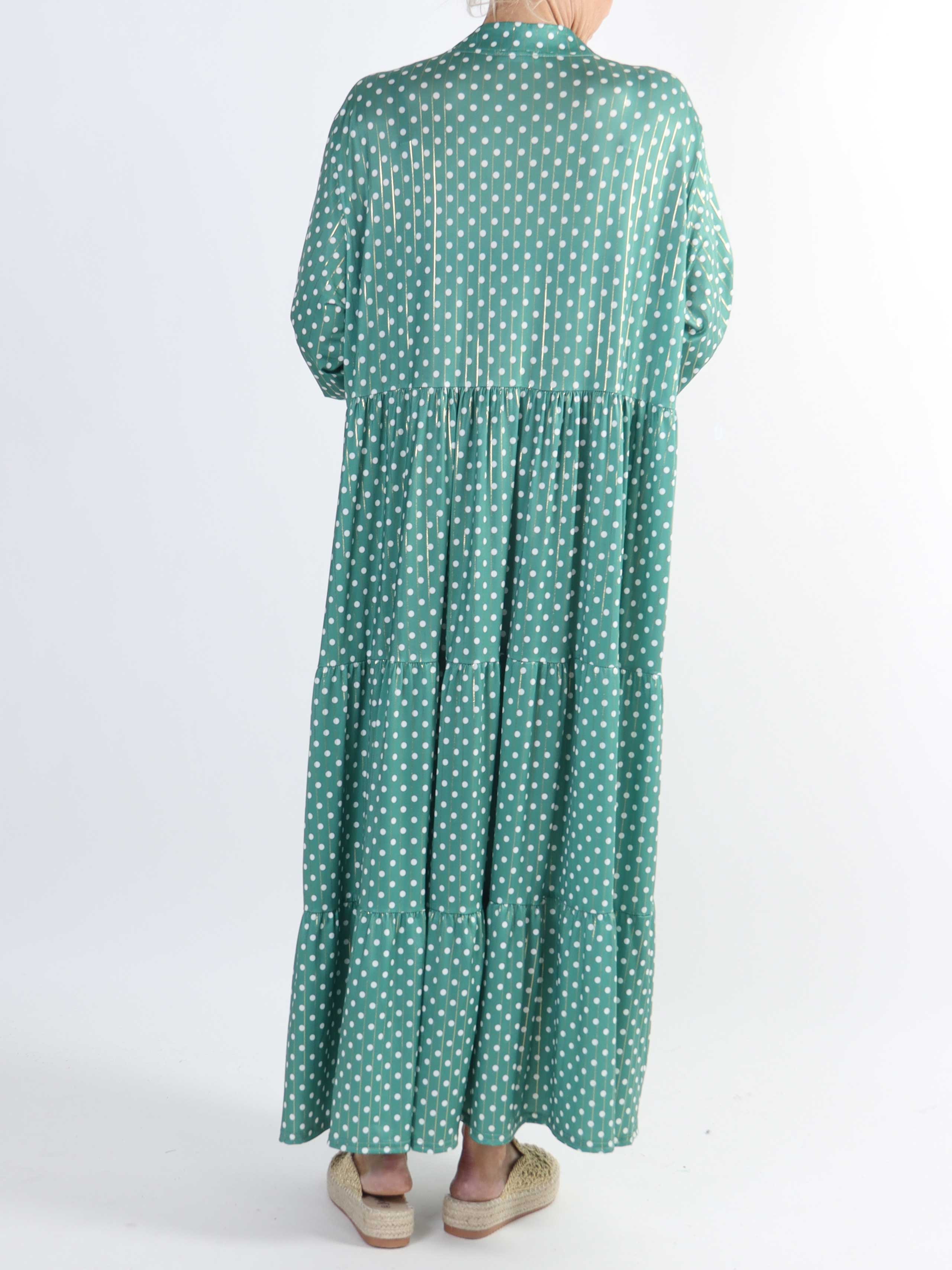 Milano Dot - Lång plus size-klänning med prickar och lager-på-lager-look